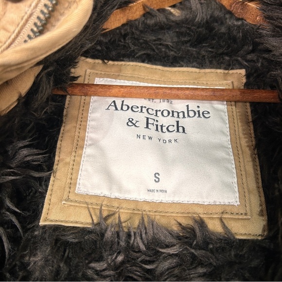 Abercrombie y2k khaki tan Sherpa fur bomber jacket small men women - Picture 3 of 9